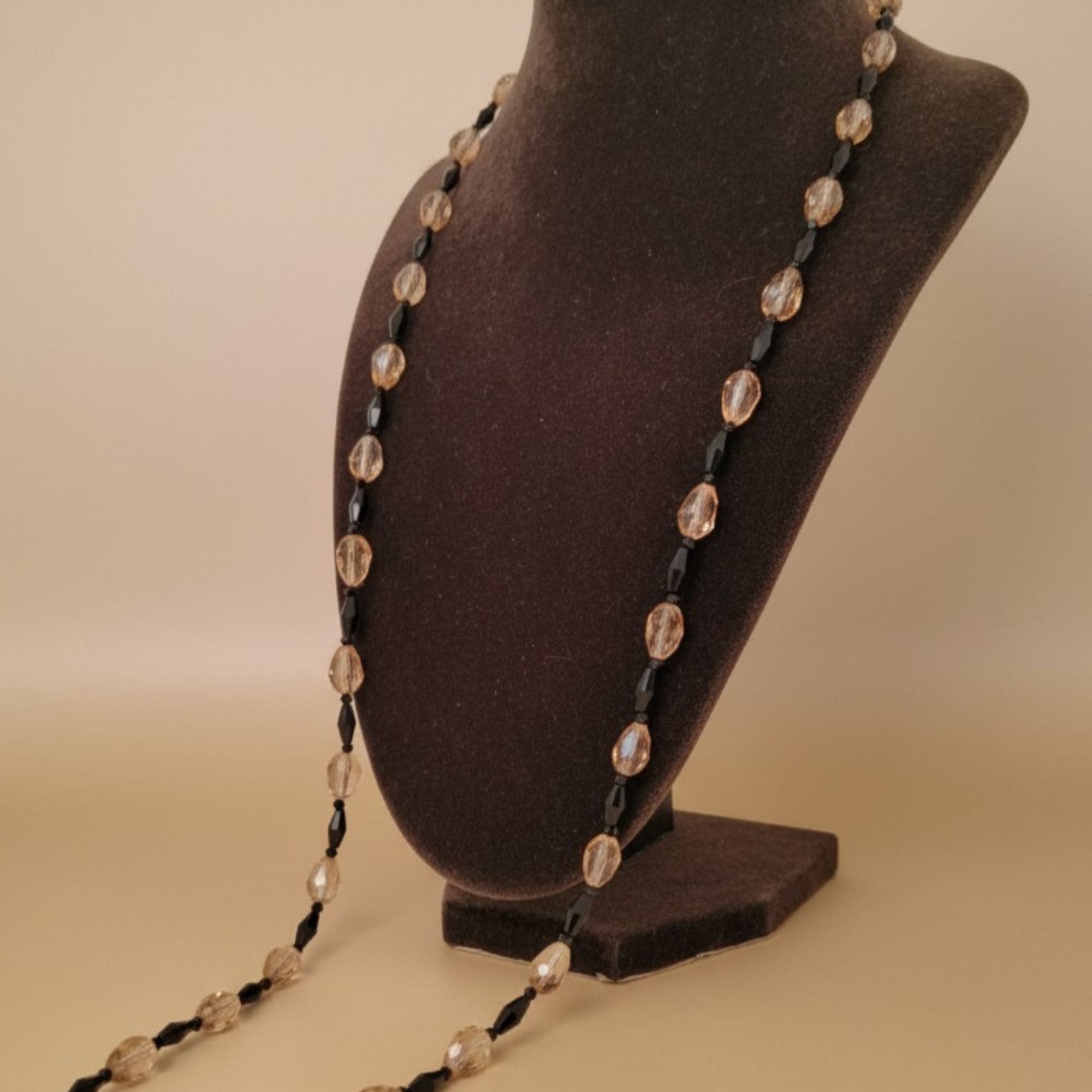 Quiet Luxury in Glass – Amber Noir