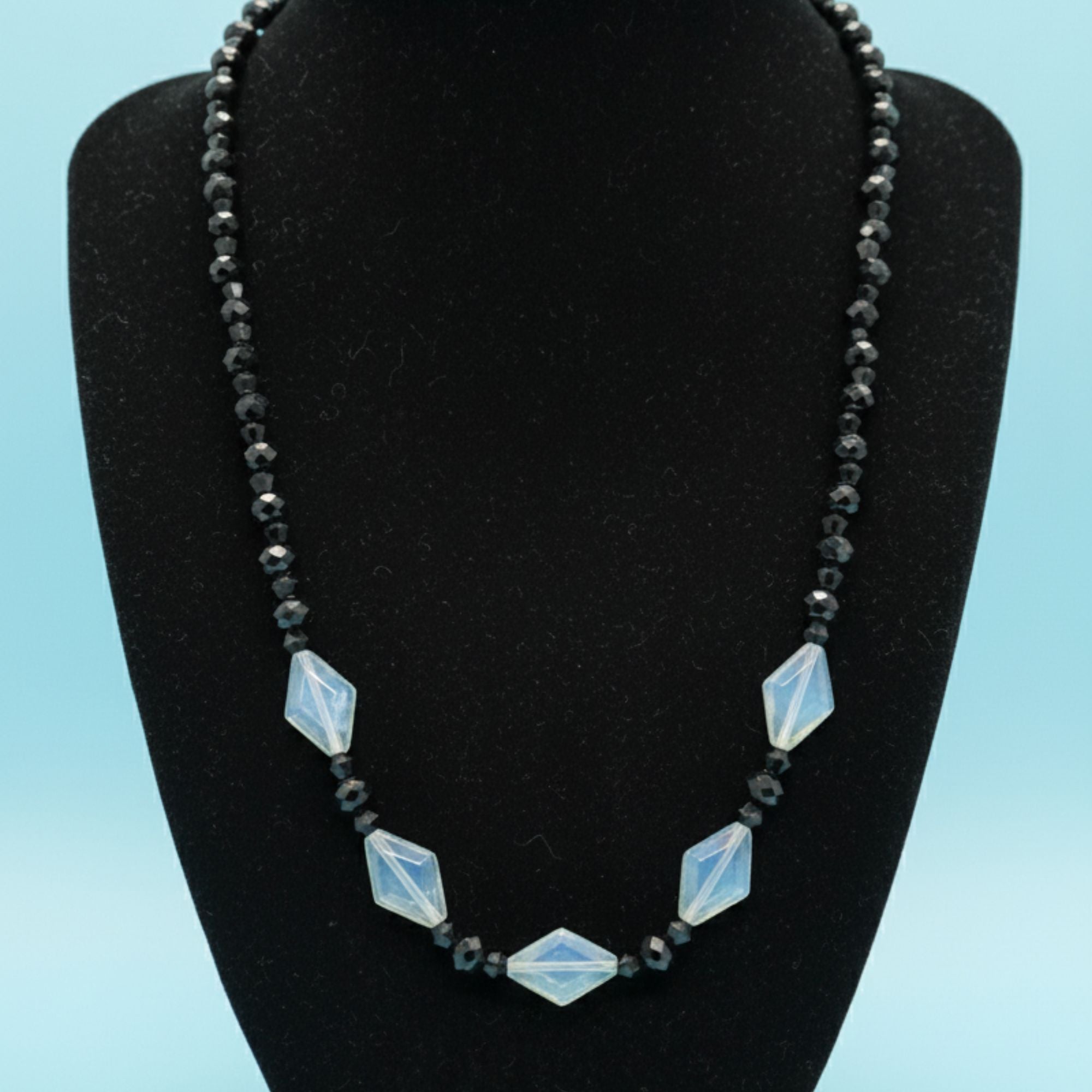 Modern Blue & Black Necklace – Blue Night