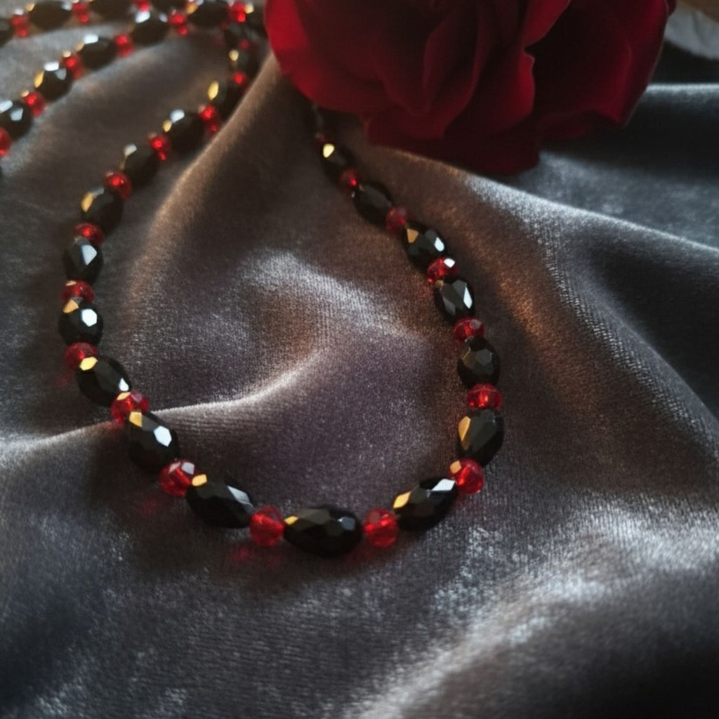 Dark Passion – Power in Red & Black