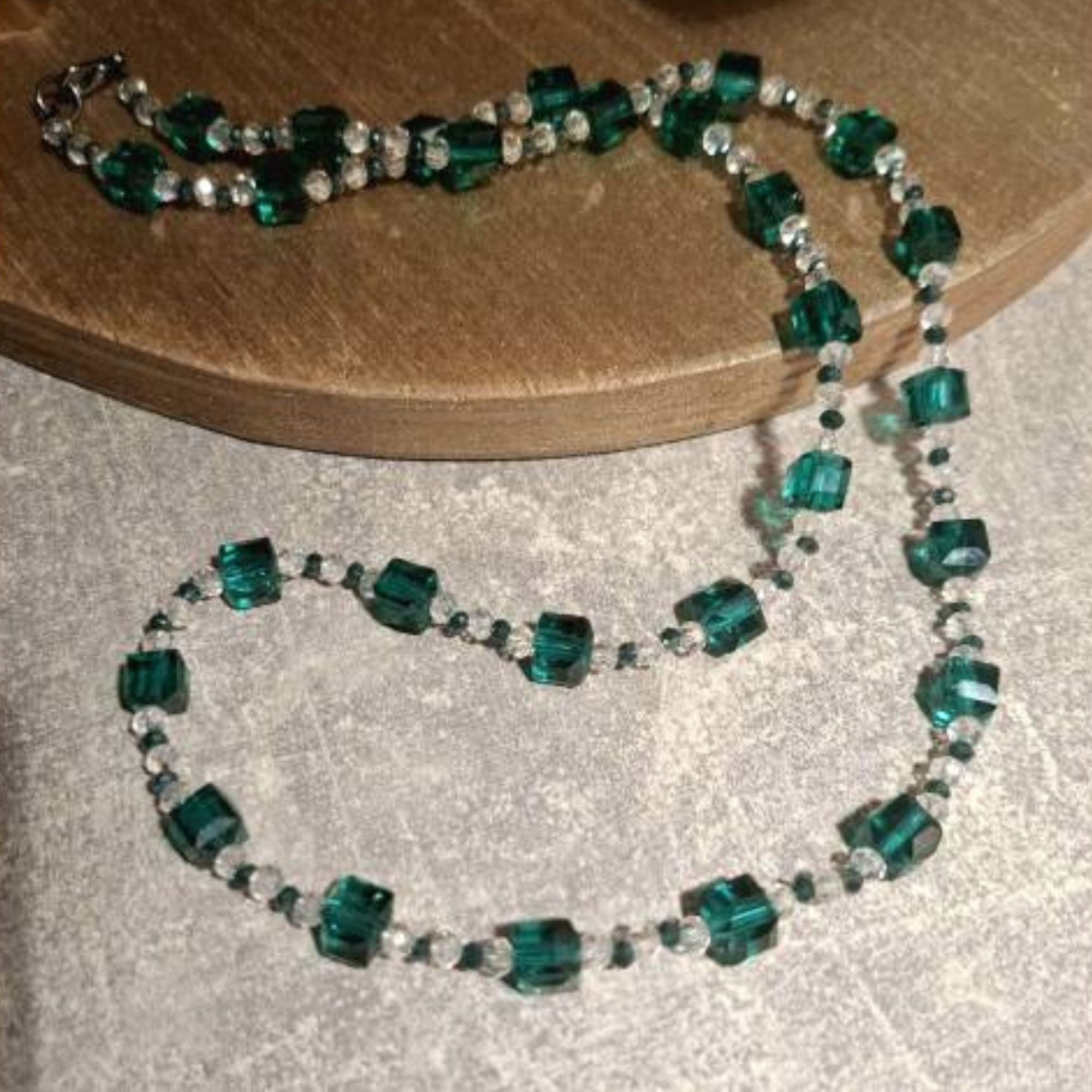 Light & Depth in Emerald – Emerald Glow