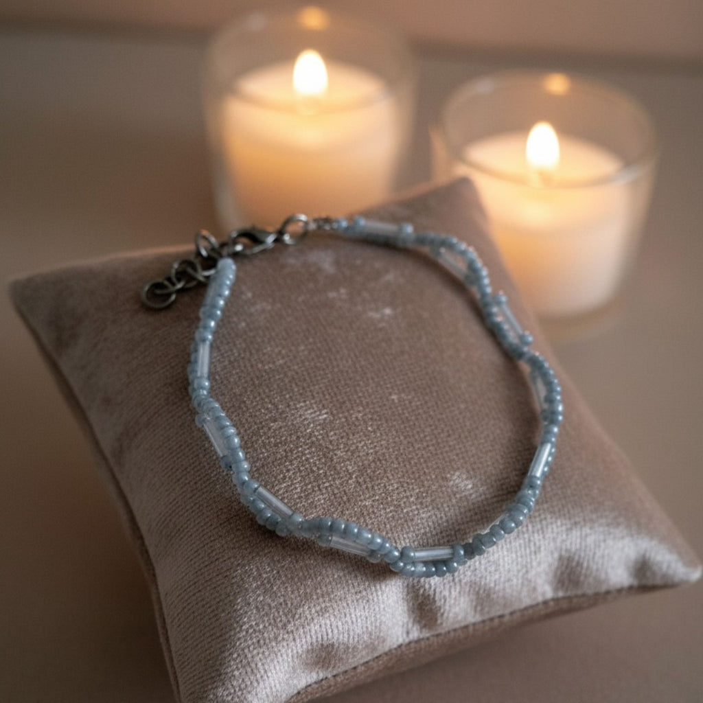 Delicate Light Grey Glass Bracelet – Handmade Jewelry – Nebula
