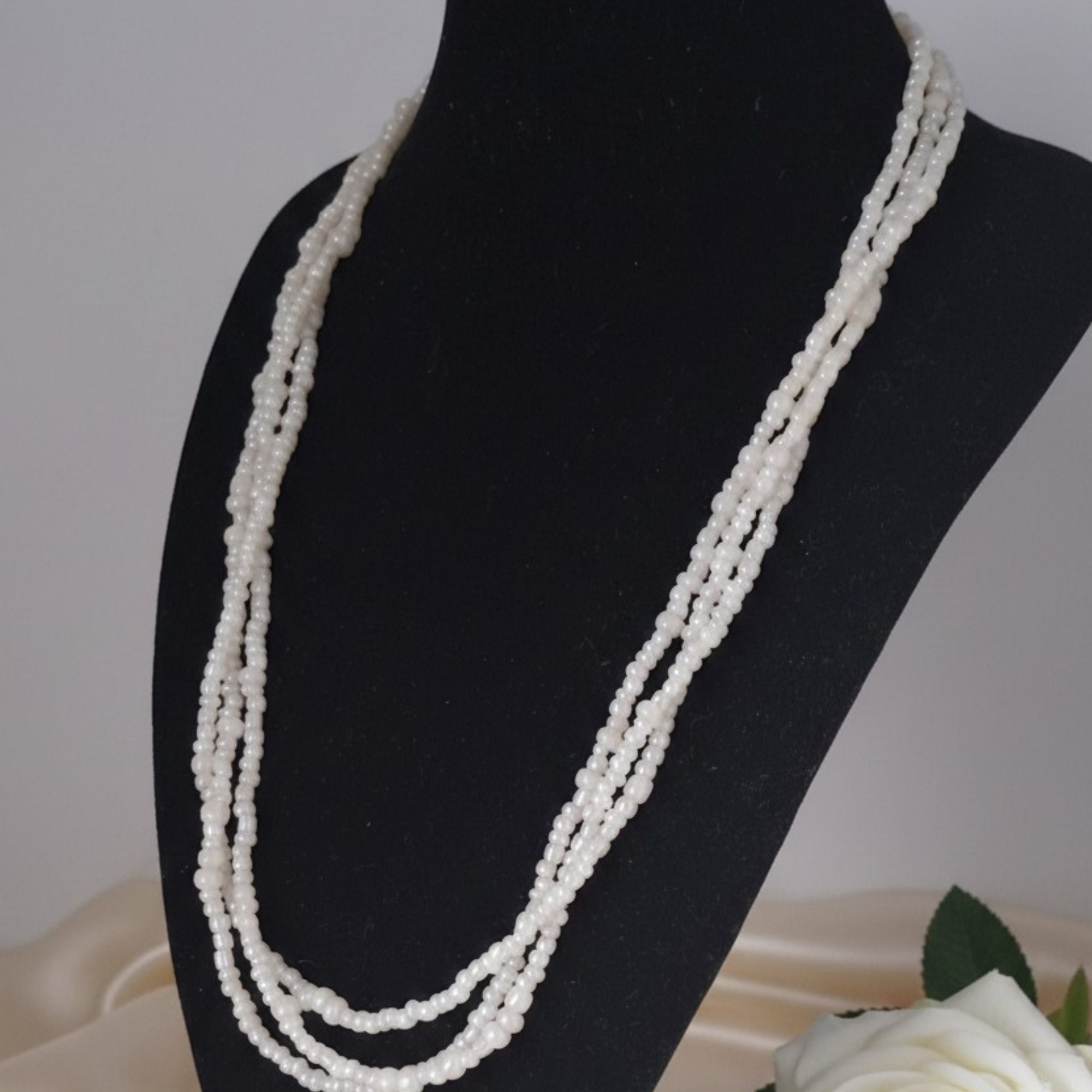 Elegant Pearl Necklace in White & Champagne – Moonlight Glow